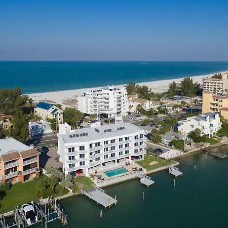 Provident Oceana Beachfront Suites セント・ピート・ビーチ エクステリア 写真
